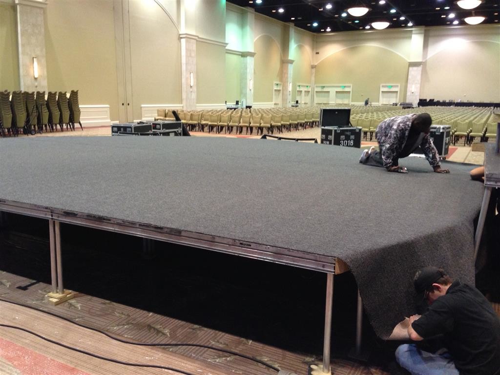 29ft-diamter-stage-carpet